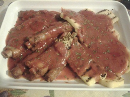 Spuntature di maiale,salsiccia e polentina